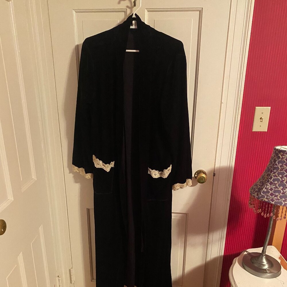 Luxurious Velvet Black Robe With Lace Trim